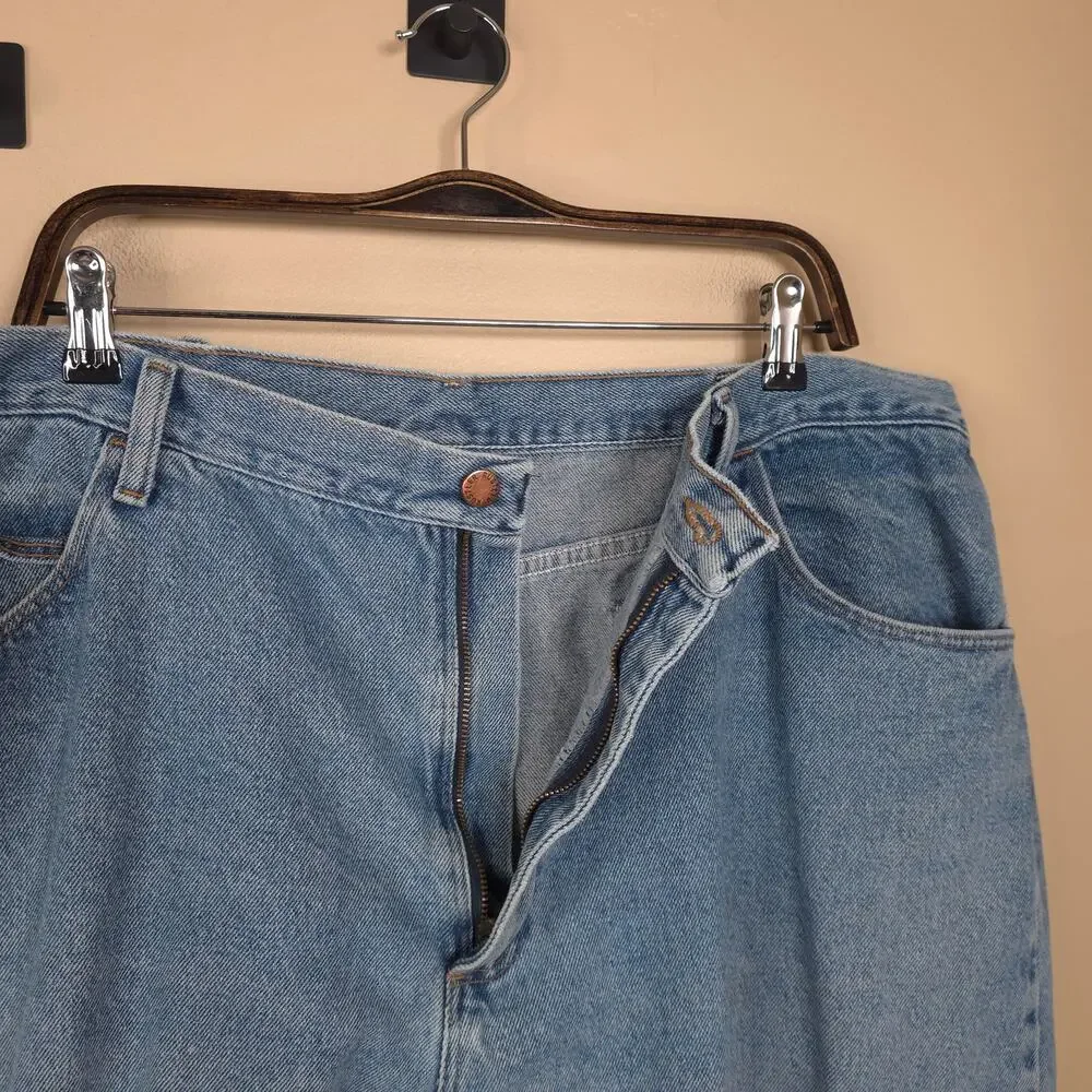 Rustler Relaxed Fit Straight Leg 100% Cotton Jeans in Light Wash Size 42x32